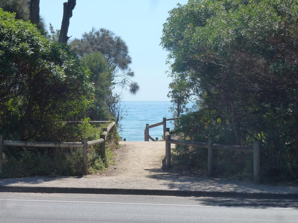 Dromana Beach Getaway Номер фото